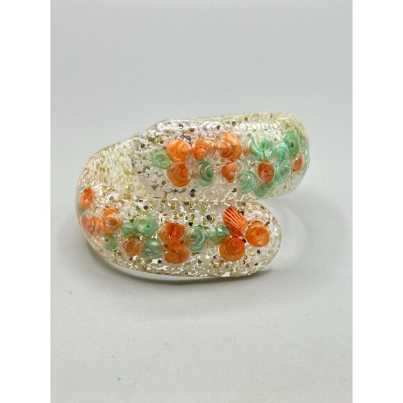 Vintage Mid Century Seashell Lucite Clamper Bangle Bracelet Clear Orange Blue - Picture 6 of 9